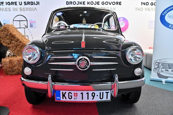 Са фабричке траке погона "Застава" у Крагујевцу 18. октобра 1955. године сишао је први аутомобил Застава 750, популарнији под називом „Фића“. - Sputnik Србија