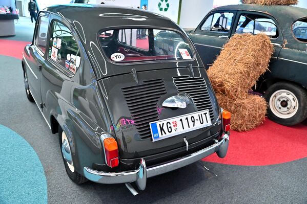 У периоду од 30 година произведено је 923.487 примерака возила које је незванично проглашено за „националну класу“. - Sputnik Србија