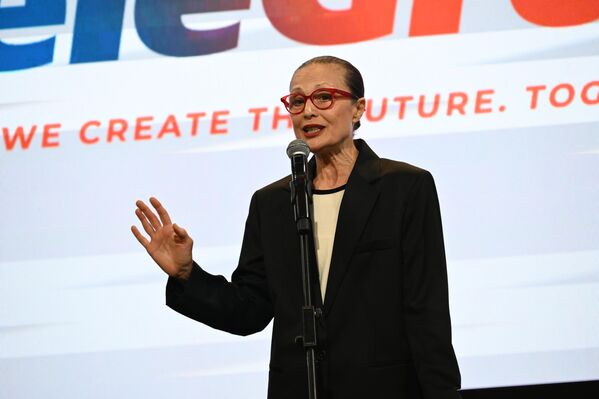 Као представница млађе генерације и „будућност“ сцене, колекцијом „Гаиа“ представила се Емилија Стојаковић. - Sputnik Србија