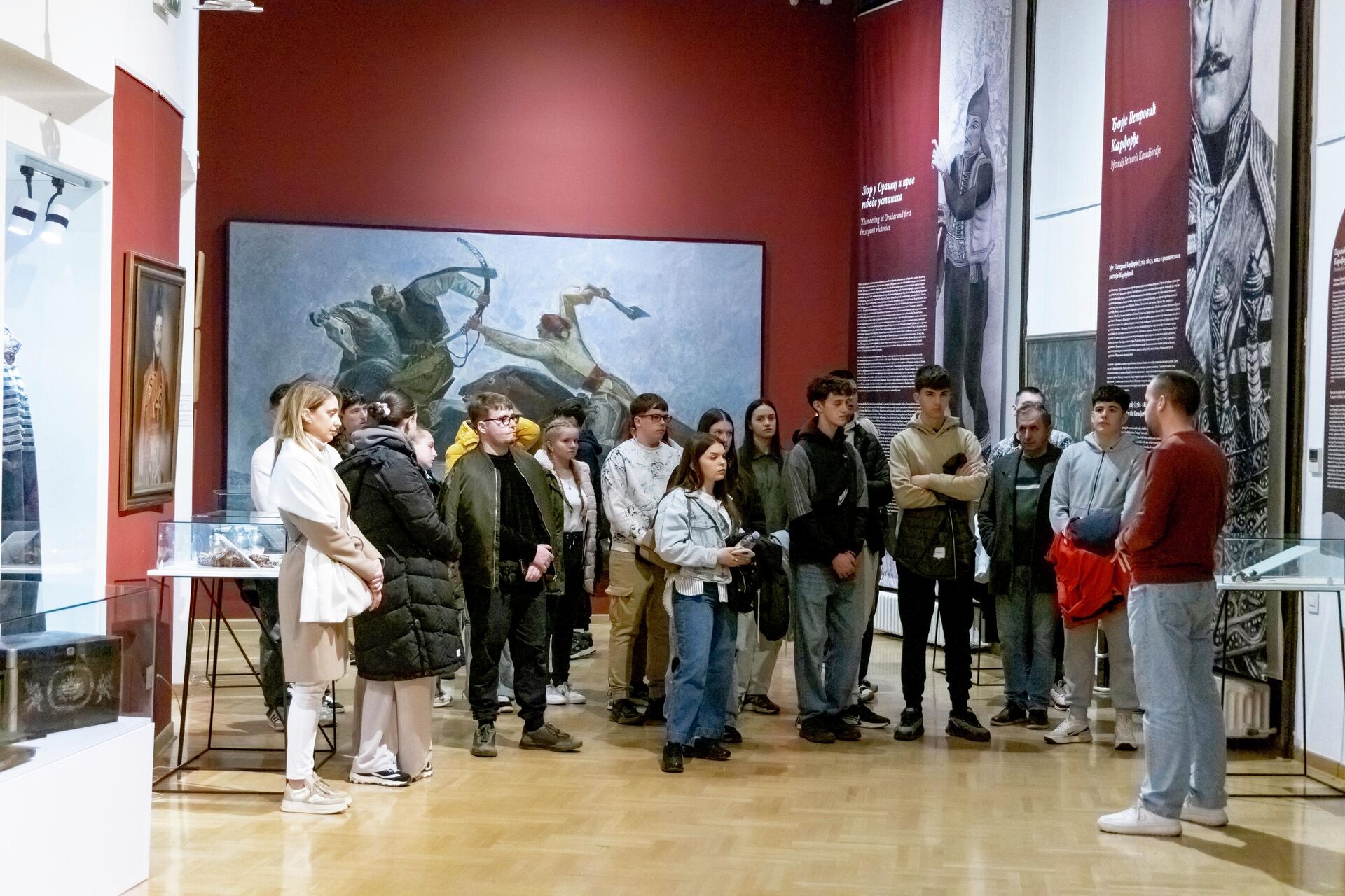 Деца из Пећког округа са КиМ у Историјском музеју у Београду  - Sputnik Србија, 1920, 28.03.2026