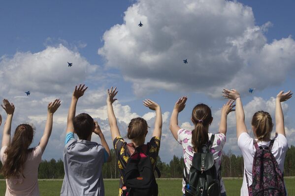 Od 1938. godine, 11. i 24. vazduhoplovni puk lete sa vazduhoplovne baze Kubinka. Piloti Crvene armije branili su nebo iznad Moskve tokom Velikog otadžbinskog rata. - Sputnik Srbija