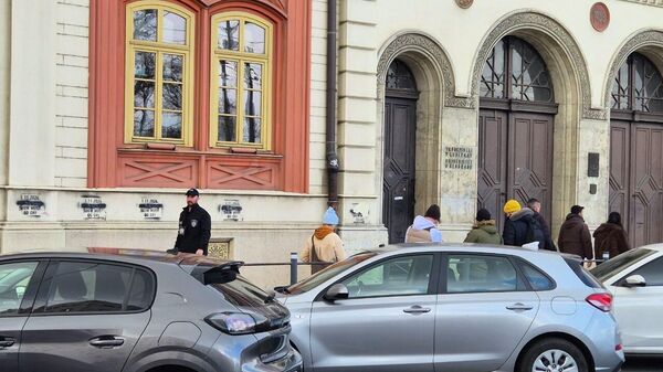 Полиција у Ректорату у наставку истраге о смрти студенткиње - Sputnik Србија