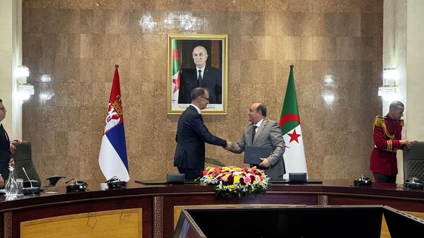 Srbija i Alžir potpisali 5 dokumenata u oblasti poreskog prava, poljoprivrede, turizma - Sputnik Srbija