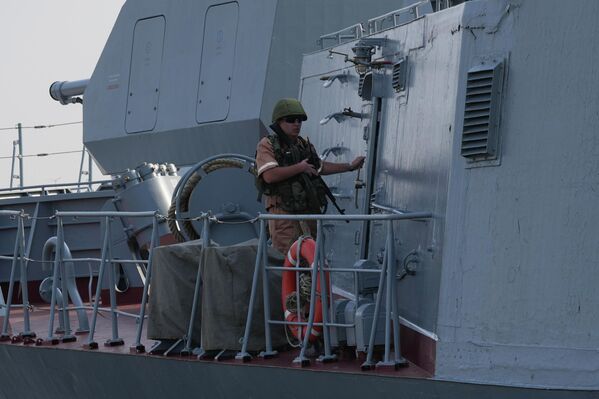 Главни задаци руске Тихоокеанске флоте су тренутно: одржавање поморских стратешких нуклеарних снага у сталној приправности за нуклеарно одвраћање; заштита економске зоне и подручја производне активности, спречавање илегалних производних активности; обезбеђивање безбедности пловидбе; спровођење спољнополитичких акција владе у економски важним областима Светског океана. - Sputnik Србија