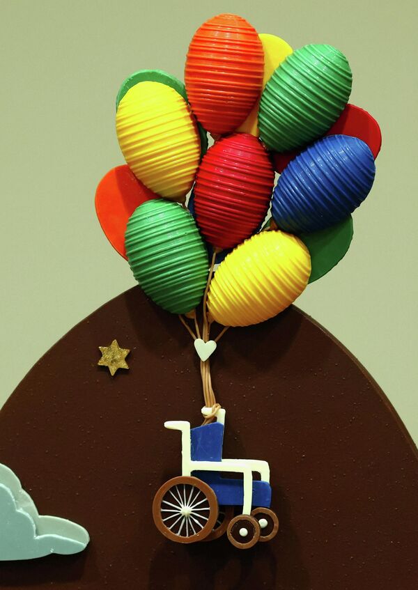 Велики сет шарених чоколадних јаја представљених на догађају. - Sputnik Србија