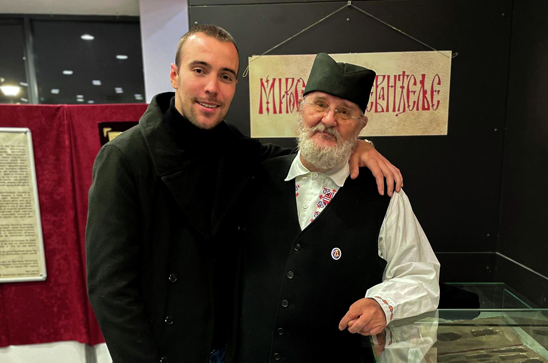 Сусрет са нашим истакнутим калиграфом Светозаром Пајићем отворио му је врата Средњег века - Sputnik Србија, 1920, 08.04.2026