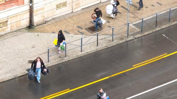 Studenti u blokadi napuštaju zgradu Rektorata Univerziteta u Beogradu
 - Sputnik Srbija