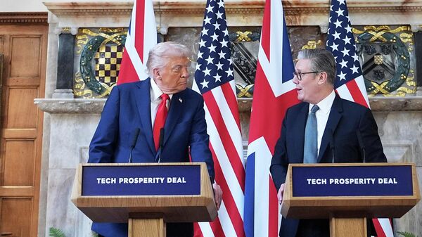 Доналд Трамп и Кир Стармер  - Sputnik Србија