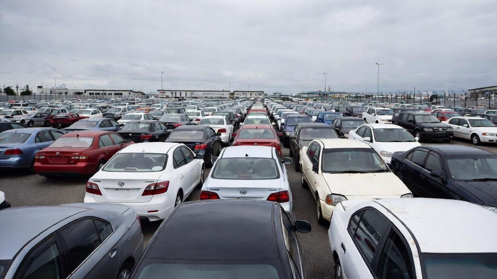 половини аутомобили - Sputnik Србија, 1920, 04.04.2026