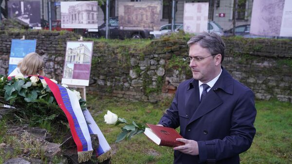 Селаковић положио цвеће на месту страдања НБС у бомбардовању 6. априла 1941. године - Sputnik Србија