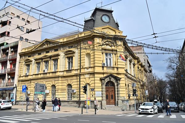 Готова свака улица старог дела Београда је својеврсна историјска бележница која, када се прелиста, открива прегршт занимљивих података, па тако и Васина улица и здања у њој подигнута.  Када би могла да говори, зграда подигнута углу улица Васе Чарапића и Кнегиње Љубице, пуно би тога имала испричати  - Sputnik Србија