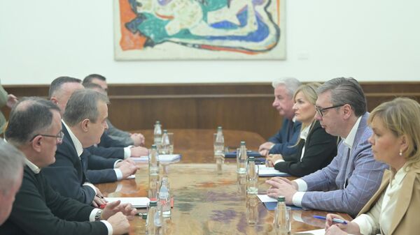 Почеле консултације председника Вучића са представницима СПС-а - Sputnik Србија