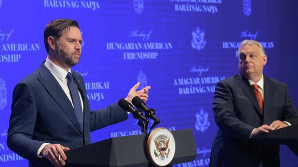 Potpredsednik SAD Džej Di Vens i mađarski premijer Viktor Orban - Sputnik Srbija