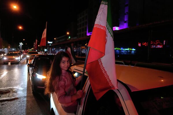 Иран поручује да је Вашингтон био приморан да прихвати ирански предлог који укључује прекид ватре, укидање санкција и повлачење америчких борбених снага из региона. - Sputnik Србија