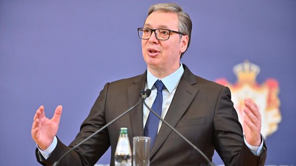 Вучић честитао Васкрс: Породични сто је место где се сви окупљају и разговарају