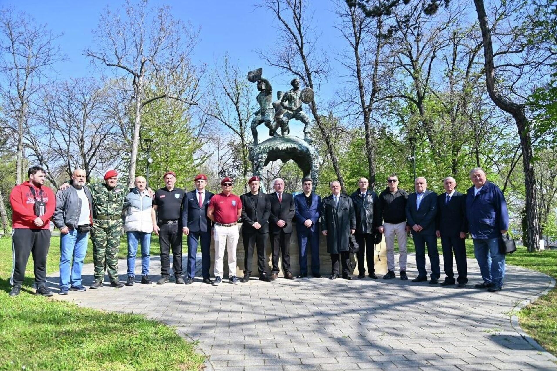 Положени венци на Споменик јунацима са Кошара - Sputnik Србија, 1920, 09.04.2026