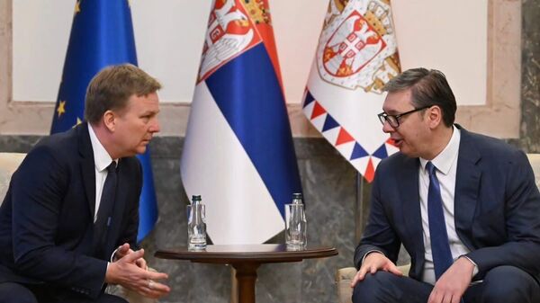 Predsednik Srbije Aleksandar Vučić i specijalni izaslanikom EU za dijalog Beograda i Prištine Peter Sorensen - Sputnik Srbija