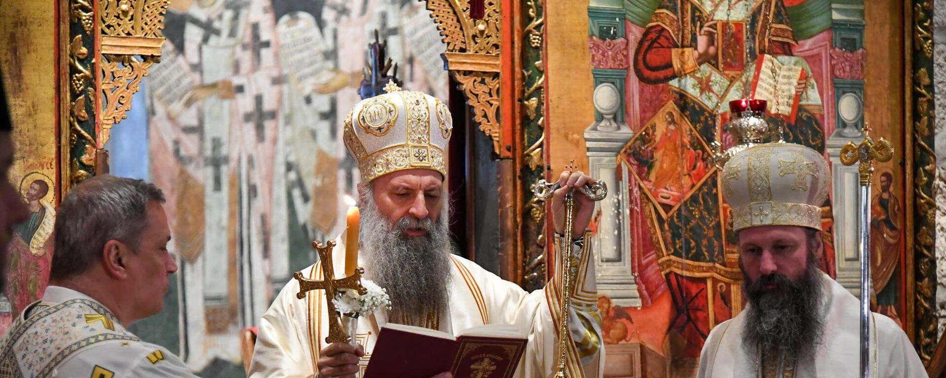 Патријарх Порфирије служио васкршњу литургију у Пећкој патријаршији - Sputnik Србија, 1920, 12.04.2026