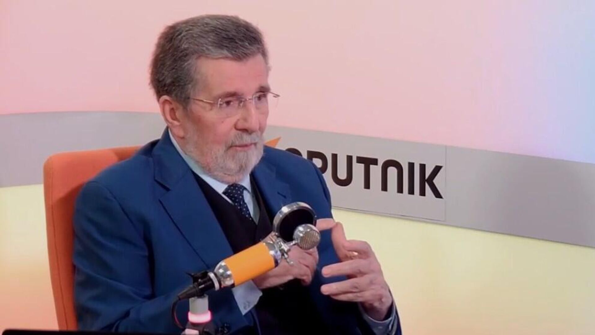 Славенко Терзић Славенко Терзић - Sputnik Србија, 1920, 12.04.2026