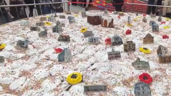 Велики васкршњи колач направљен на Криму - Sputnik Србија