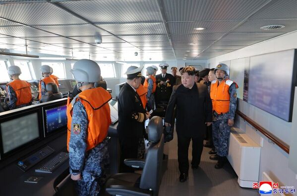 Лидер Северне Кореје посетио је објекат где се врши лансирање ракета. - Sputnik Србија