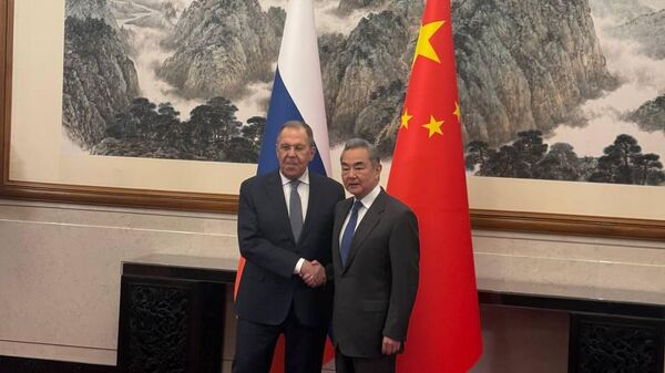 Сергеј Лавров и Ван Ји у Пекингу Сергеј Лавров и Ван Ји у Пекингу - Sputnik Србија
