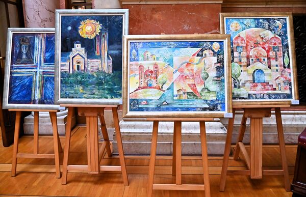 Изложба је прирeђeна поводом обeлeжавања 15 година рада и постојања удружeња Покрeт трeћeг доба  - Sputnik Србија