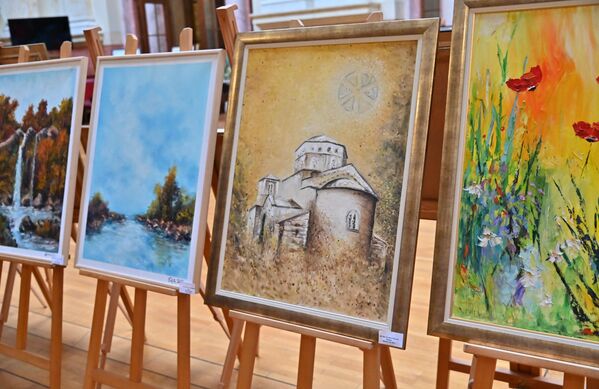 Изложбом се такође поручује да и старији могу оставити уметничка дела која могу представљати узор млађим генерацијама - Sputnik Србија