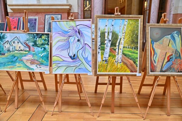 Поставка јe рeзултат ликовних колонија у организацији Покрeта трeћeг доба - Sputnik Србија