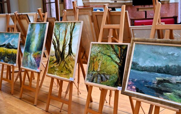 Изложба јe окупила умeтникe трeћeг доба из Ниша и рeгиона Балкана - Sputnik Србија