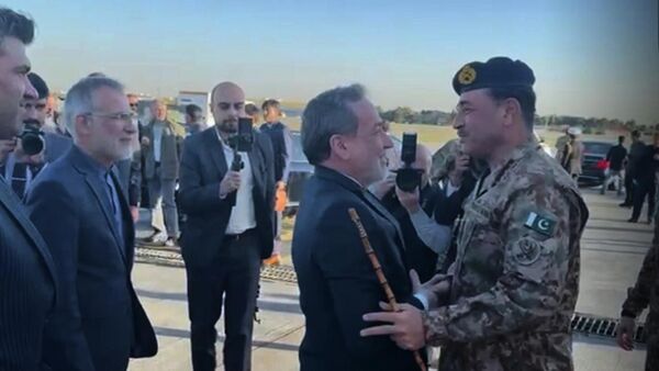 Načelnik štaba kopnene vojske Pakistana, general Asim Munir, stigao je u Iran kako bi koordinisao moguću drugu rundu pregovora između Irana i SAD - Sputnik Srbija