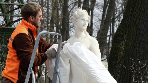 Raskrыtie skulьptur letnego sada Russkogo muzeя v Sankt-Peterburge - Sputnik Srbija