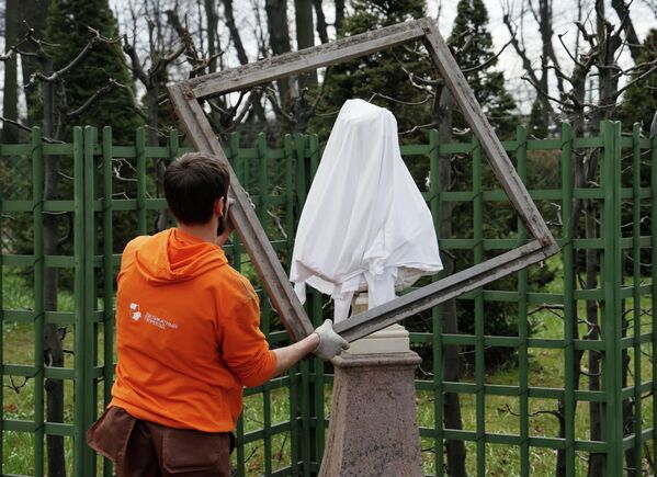 Овај принцип чувања скулптура током зимског периода је током година доказао своју ефикасност и користи се и данас. - Sputnik Србија