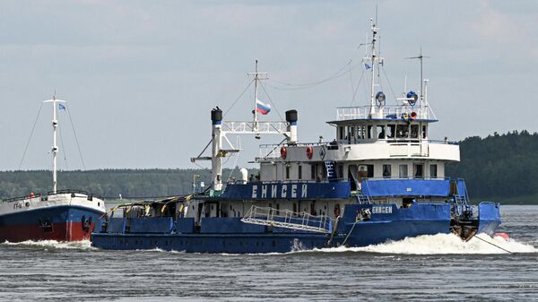 Трамп продужио забрану уласка руских бродова у америчке луке