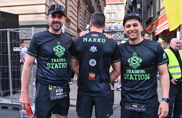 Црногорски тим. На овогодишњем Београдском маратону, учествовују такмичари из 79 држава. - Sputnik Србија