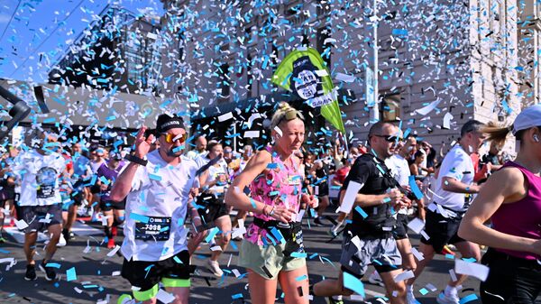 Start polumaraton, označio je ujedno i početak velike manifestacije „Beogradski dani porodice“, čime je sportska borba dobila širi društveni kontekst. - Sputnik Srbija