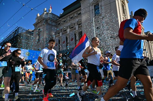Српска престоница је овог викенда била у знаку спорта. У оба дана атлетског надметања укупно је учествовало више од 14.000 тркача. - Sputnik Србија