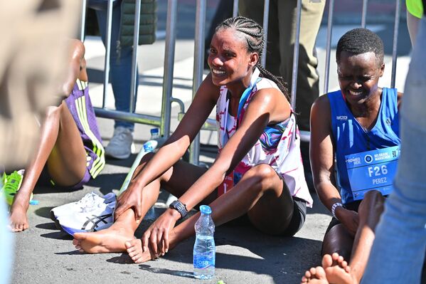 Осмех на лицу, упркос болним стопалима - Sputnik Србија