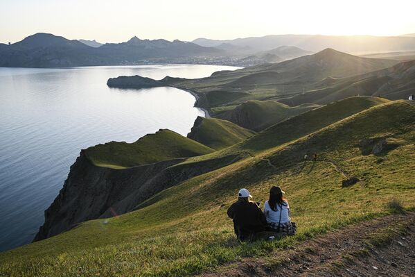 Odmor na planini Džan-Kutaran u Parku pejzaža i rekreacije između sela Ordžonikidze i Koktebel. - Sputnik Srbija