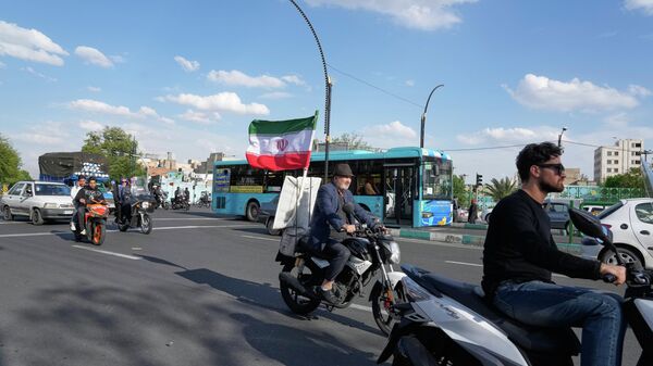 Људи на улицама Техерана - Sputnik Србија