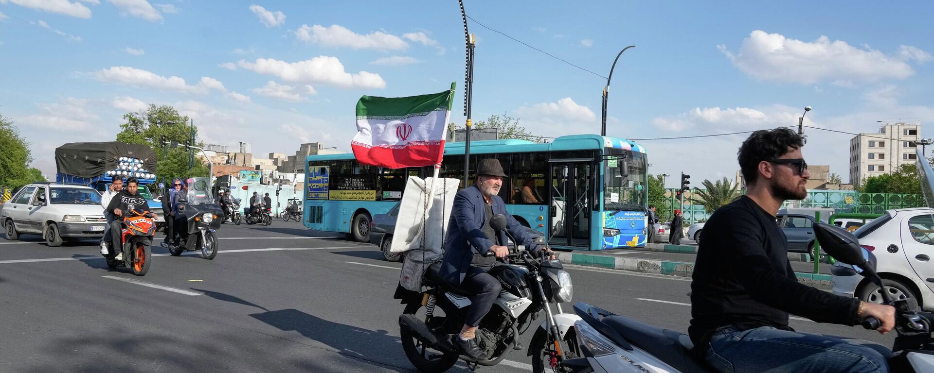 Људи на улицама Техерана - Sputnik Србија, 1920, 29.04.2026