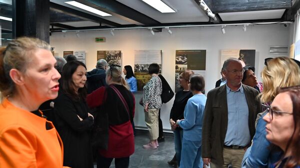 Otvaranju izložbe „Jasenovac – trajna opomena” je prisustvovao veliki broj građana - Sputnik Srbija