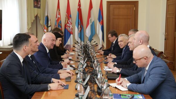 Министар у Влади Републике Србије задужен за међународну економску сарадњу Ненад Поповић састао се данас са замеником министра спољних послова Руске Федерације Александром Грушком - Sputnik Србија