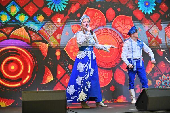 По завршетку пословног форума, учесници су могли уживати у наступу руске музичке групе Балаган Лимитед - Sputnik Србија