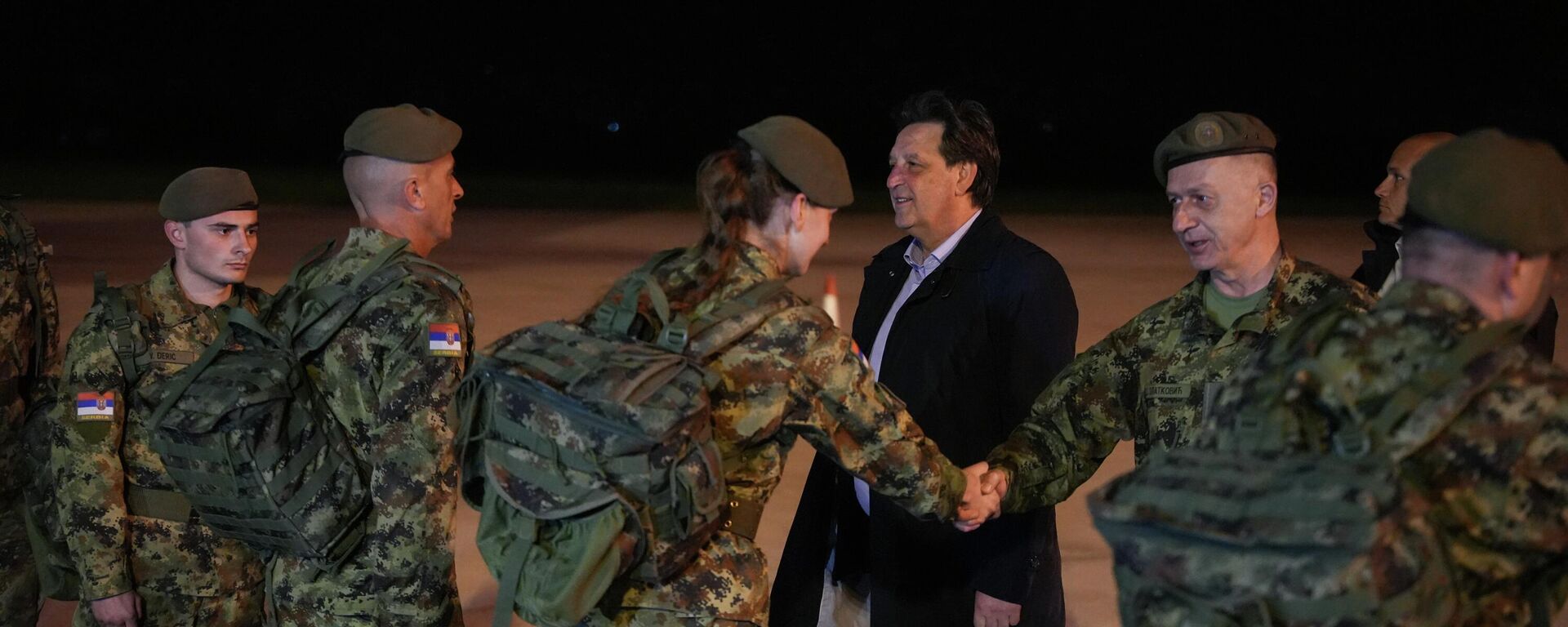 Дочек припадника Војске Србије који су боравили у мировној мисији УН у Либану  - Sputnik Србија, 1920, 24.04.2026