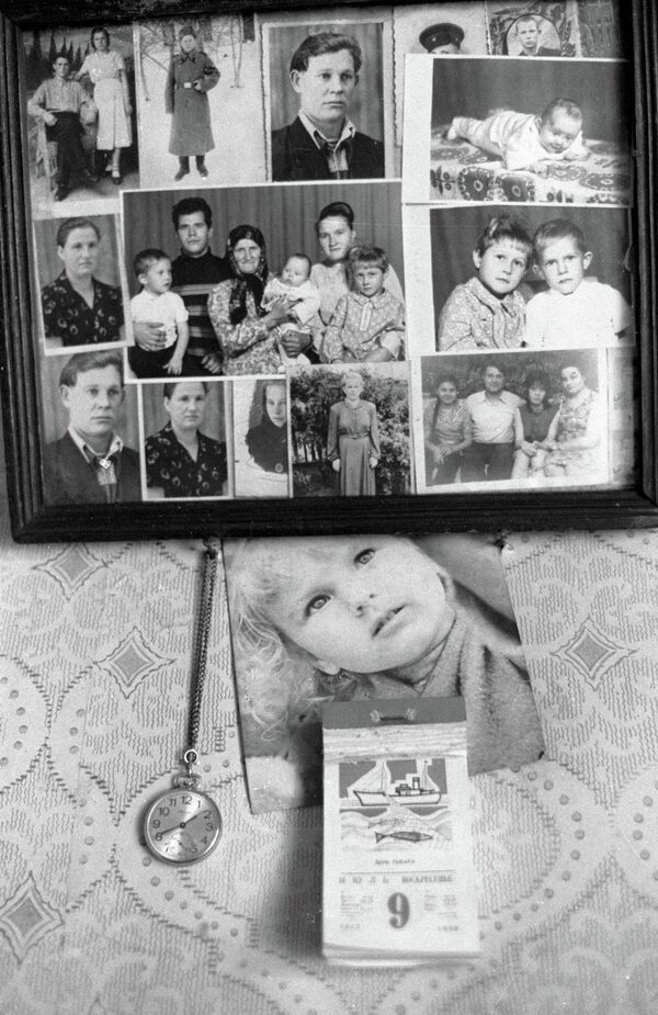 Породичне фотографије становника села Чудјани у кући контаминираној зрачењем - Sputnik Србија