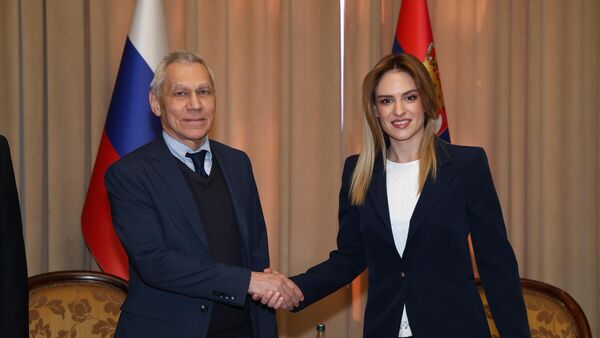 Milica Đurđević Stamenkovski sa Aleksandrom Bocan-Harčenkom  - Sputnik Srbija