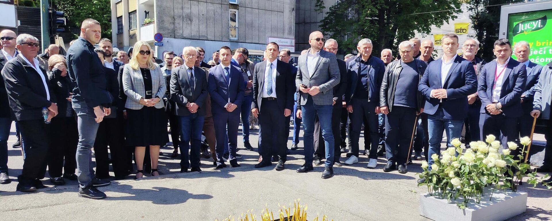 Одата почаст војницима ЈНА убијеним у Доборовољачкој улици пре 34 године - Sputnik Србија, 1920, 03.05.2026
