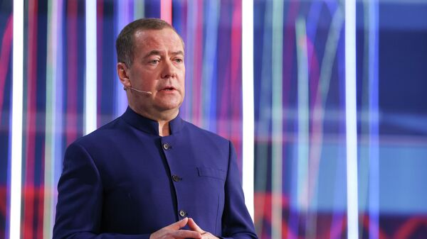 Медведев: У Немачкој није извршена права денацификација