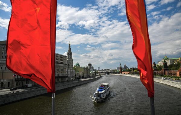 Пловидба на реци Москви. - Sputnik Србија